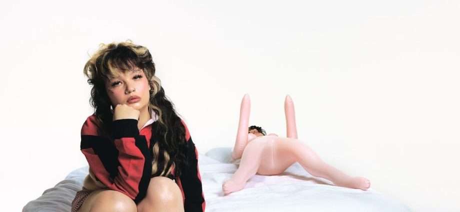 Lola Young Shares Bold New Single “d£aler” Ahead of Highly Anticipated Album I’m Only Fucking Myself