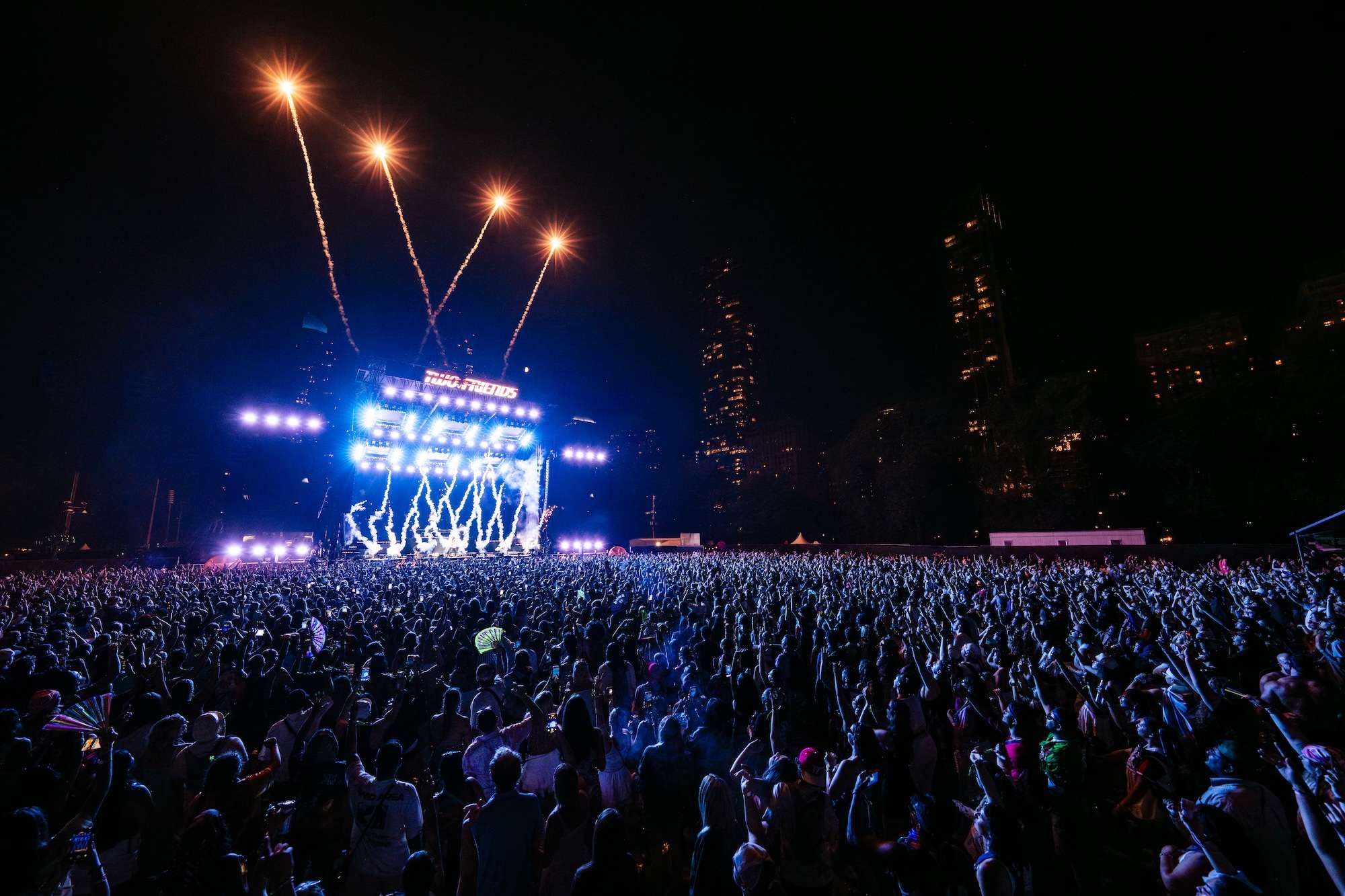 Two Friends’ Explosive Lolla Set Features Star Power, Fresh Tracks & Drone Magic 8 Two Friends’ Explosive Lolla Set Features Star Power, Fresh Tracks & Drone Magic 7