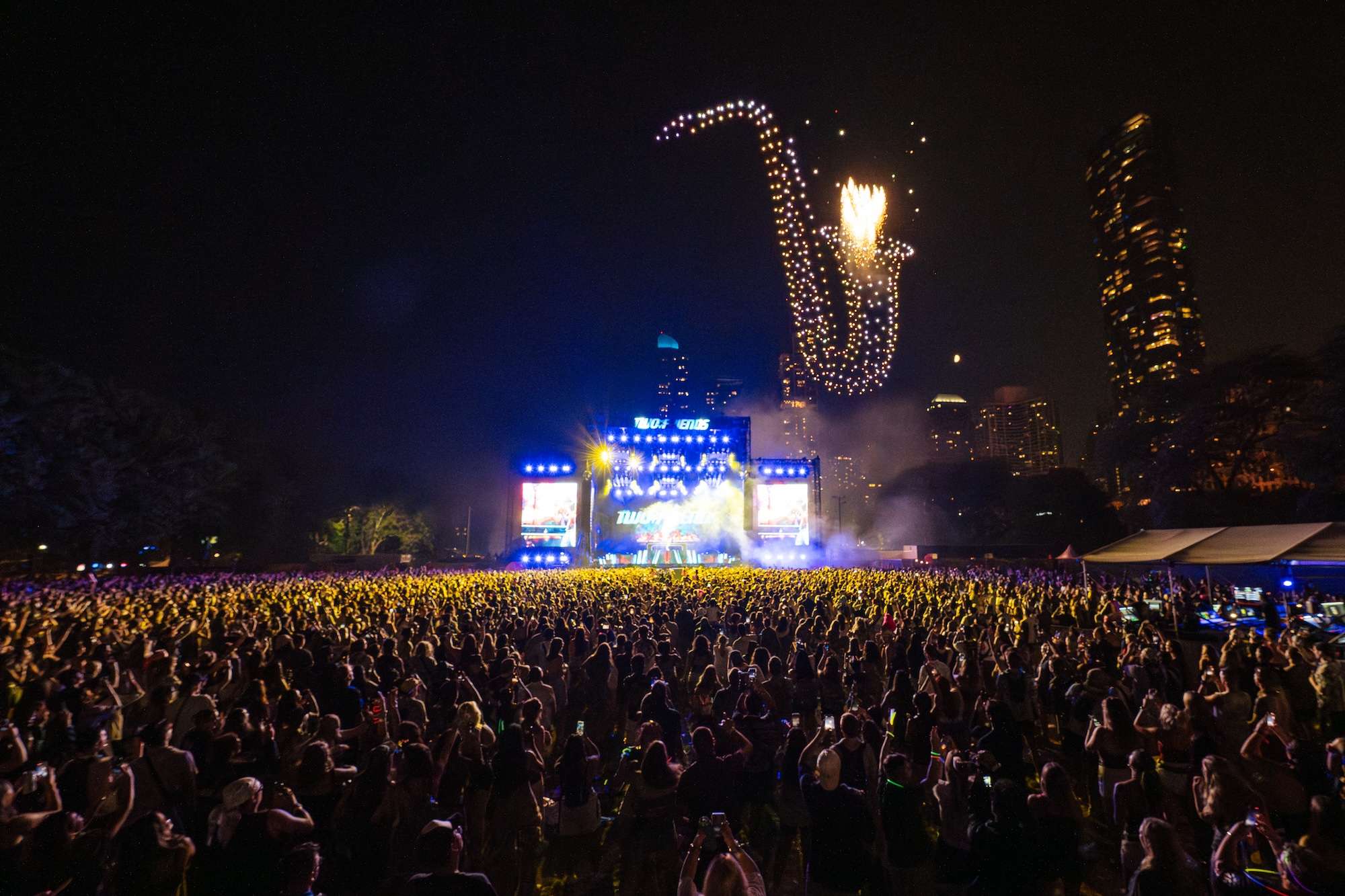Two Friends’ Explosive Lolla Set Features Star Power, Fresh Tracks & Drone Magic 13 Two Friends’ Explosive Lolla Set Features Star Power, Fresh Tracks & Drone Magic 12