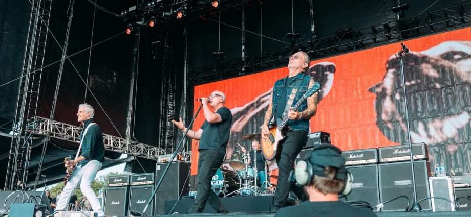 Bad Religion Live at Riot Fest [GALLERY] 1