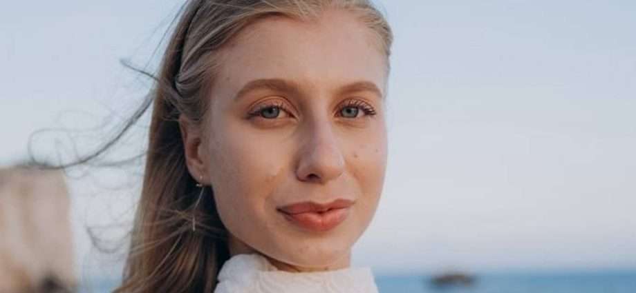 Experience the Radiant Strength of Christine Yevkova’s “Walk Away” – Song of the Day