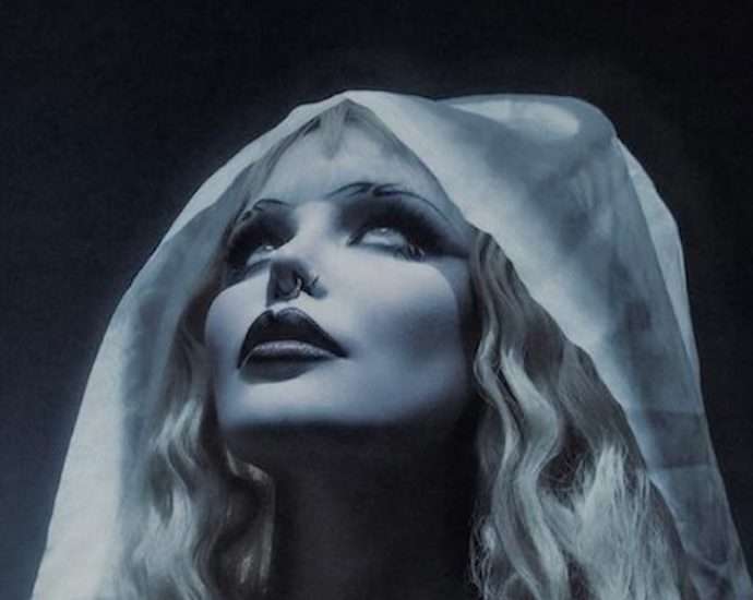 Alice Glass Unleashes High-Voltage New Single “MERCY KILL” with Haunting 16mm Video