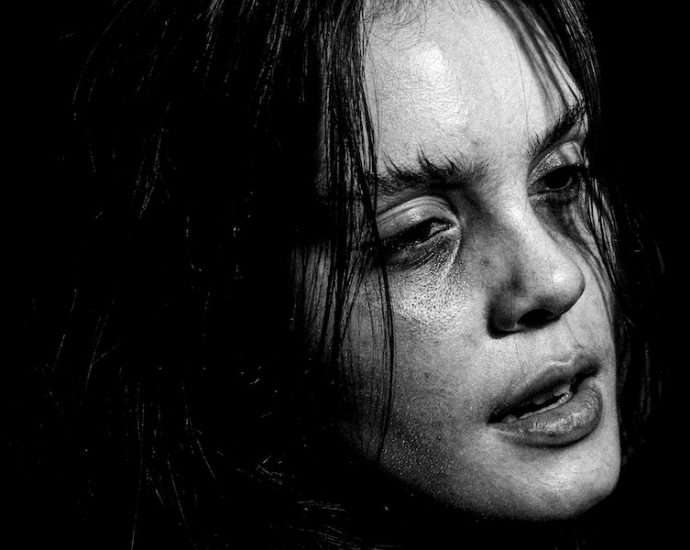 Sofia Isella Unveils Powerful New EP Something is a shell . Set for April 17 Release