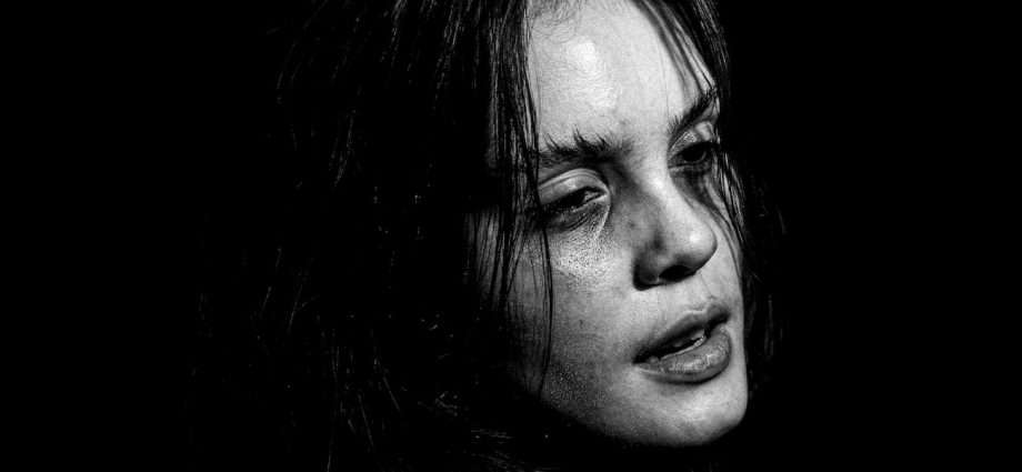 Sofia Isella Unveils Powerful New EP Something is a shell . Set for April 17 Release