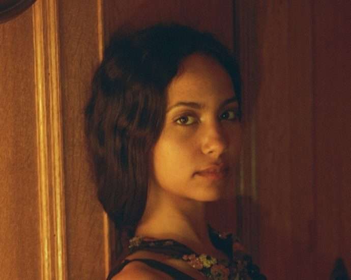 Gabriela Richardson Delivers Stunning and Soulful Multilingual Debut ISOLA