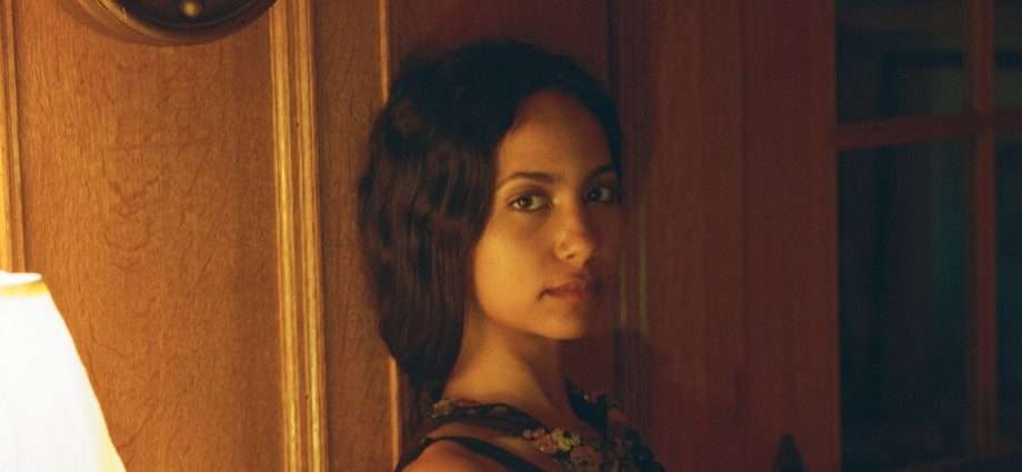 Gabriela Richardson Delivers Stunning and Soulful Multilingual Debut ISOLA