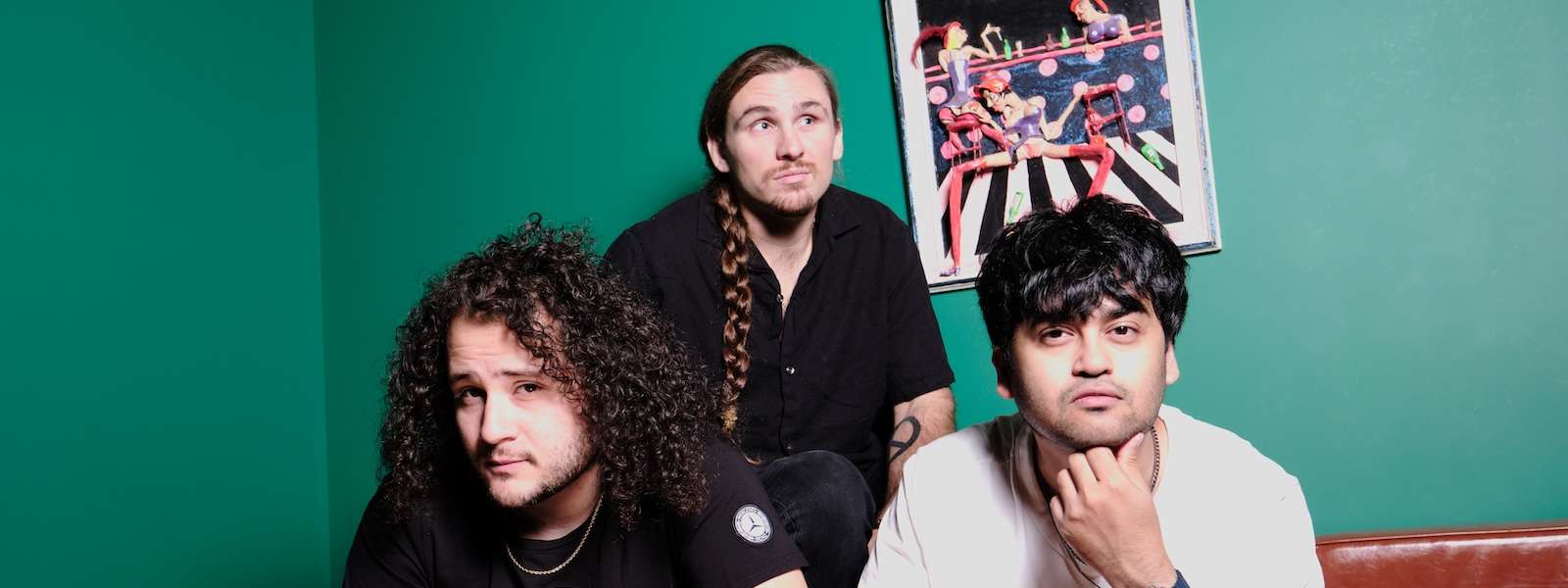 King Falcon Release Uplifting New Single “Holding Out,” Announce 2026 North American Tour with Des Rocs