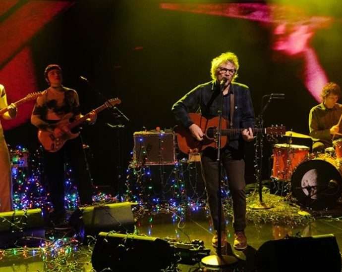 Jeff Tweedy Soars On ‘Jimmy Kimmel Live!’ With “Lou Reed Was My Babysitter” Performance