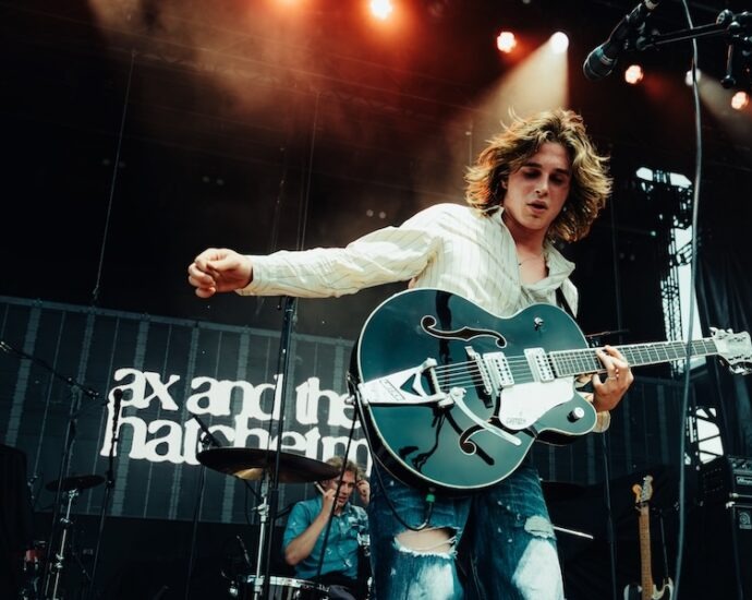 Chicago’s Ax and the Hatchetmen Show Out at Hometown Show with Royel Otis