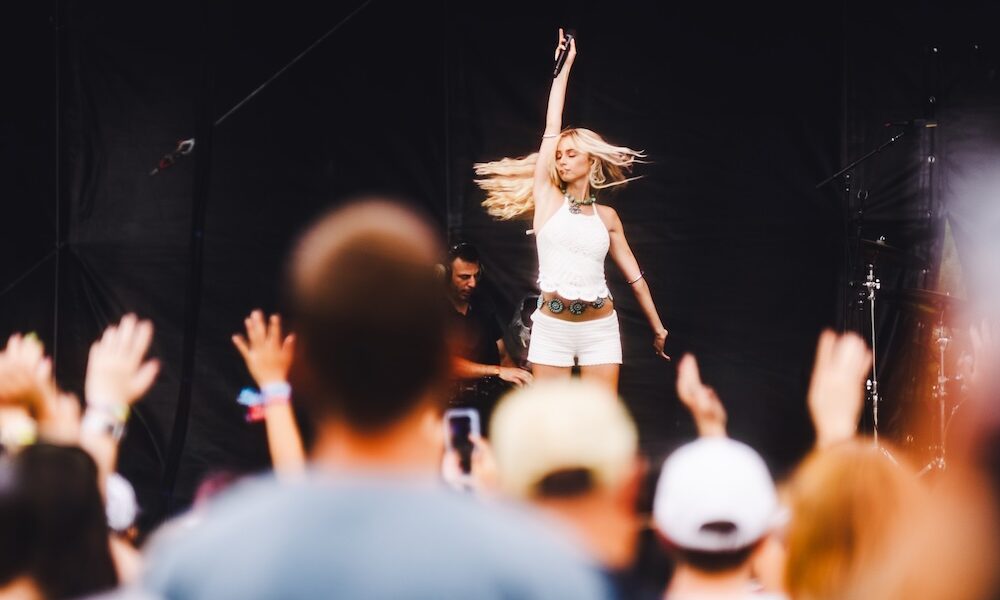 Claire Rosinkranz Brings Radiant Sunshine to Lollapalooza Day 2 1