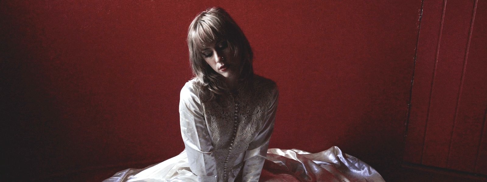 LA Indie-Rock Artist brookelen Releases “omen” Featuring Jessicka Addams