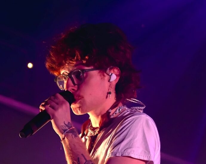 Room for Everyone: Cavetown Models Acceptance and Joy at Salt Shed