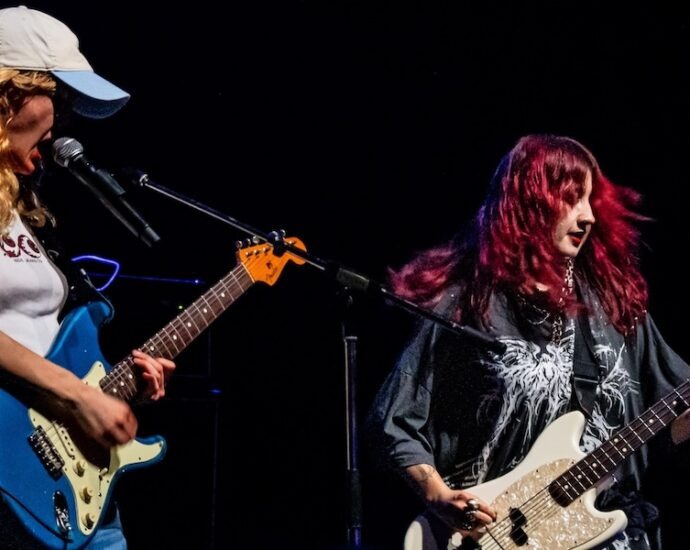 Lambrini Girls Live At The Vic [GALLERY]