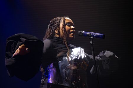 Photo © 2026 by: <a href="https://www.instagram.com/caracolbajosol/" target="_blank" rel="noopener">Cara Col</a> Alex Isley Delivers An Unforgettable, Sold-Out Show At House Of Blues 12