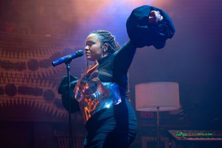 Photo © 2026 by: <a href="https://www.instagram.com/caracolbajosol/" target="_blank" rel="noopener">Cara Col</a> Alex Isley Delivers An Unforgettable, Sold-Out Show At House Of Blues 11