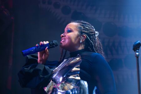 Photo © 2026 by: <a href="https://www.instagram.com/caracolbajosol/" target="_blank" rel="noopener">Cara Col</a> Alex Isley Delivers An Unforgettable, Sold-Out Show At House Of Blues 9