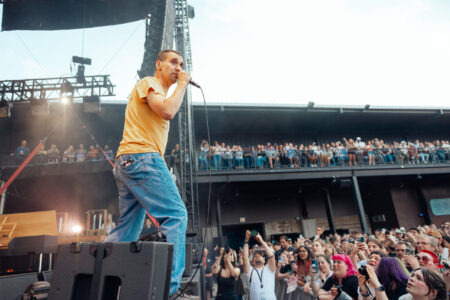 Photo © 2026 by: <a href="https://wdavisphoto.com/" target="_blank" rel="noopener">Wendy Davis</a> Bleachers Delivers an Unforgettable Sold-Out Opening Night at Chicago’s Salt Shed 28