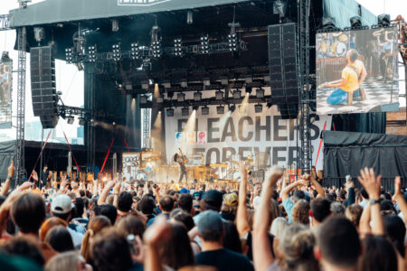 Photo © 2026 by: <a href="https://wdavisphoto.com/" target="_blank" rel="noopener">Wendy Davis</a> Bleachers Delivers an Unforgettable Sold-Out Opening Night at Chicago’s Salt Shed 5