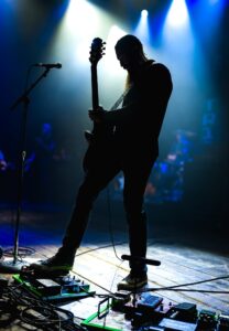 Photo © 2026 by: Felix Jen Fur Coats and Headbanging: Stone Tribute Pilots and Down Rodeo Ignite Chicago's House of Blues 12