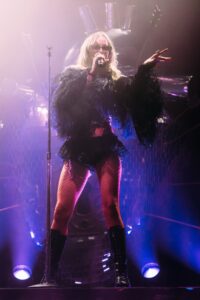 20 Incredible Photos of Suki Waterhouse's Lollapalooza Aftershow 7