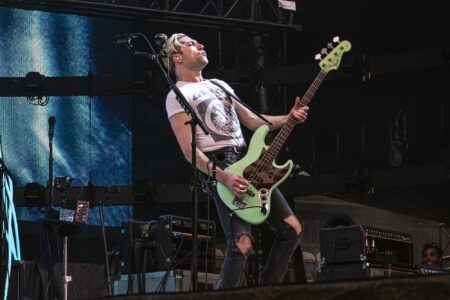 Queens Of The Stone Age Live At Soldier Field [GALLERY] 9