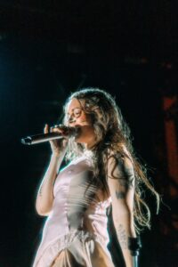 Tove Lo Brings Her Unapologetic Energy to Chicago’s Salt Shed 7